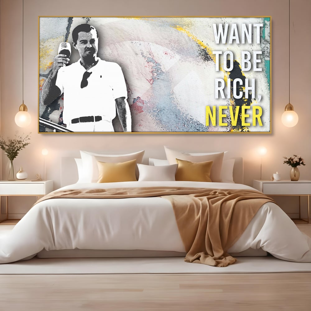 Tablou canvas cu tablou canvas cu leonardo dicaprio, in rama de aluminiu auriu, pe perete intr-un dormitor